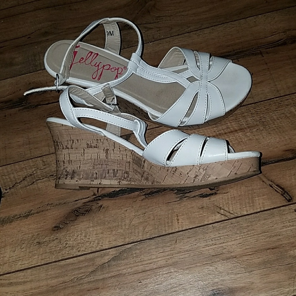 White wedges